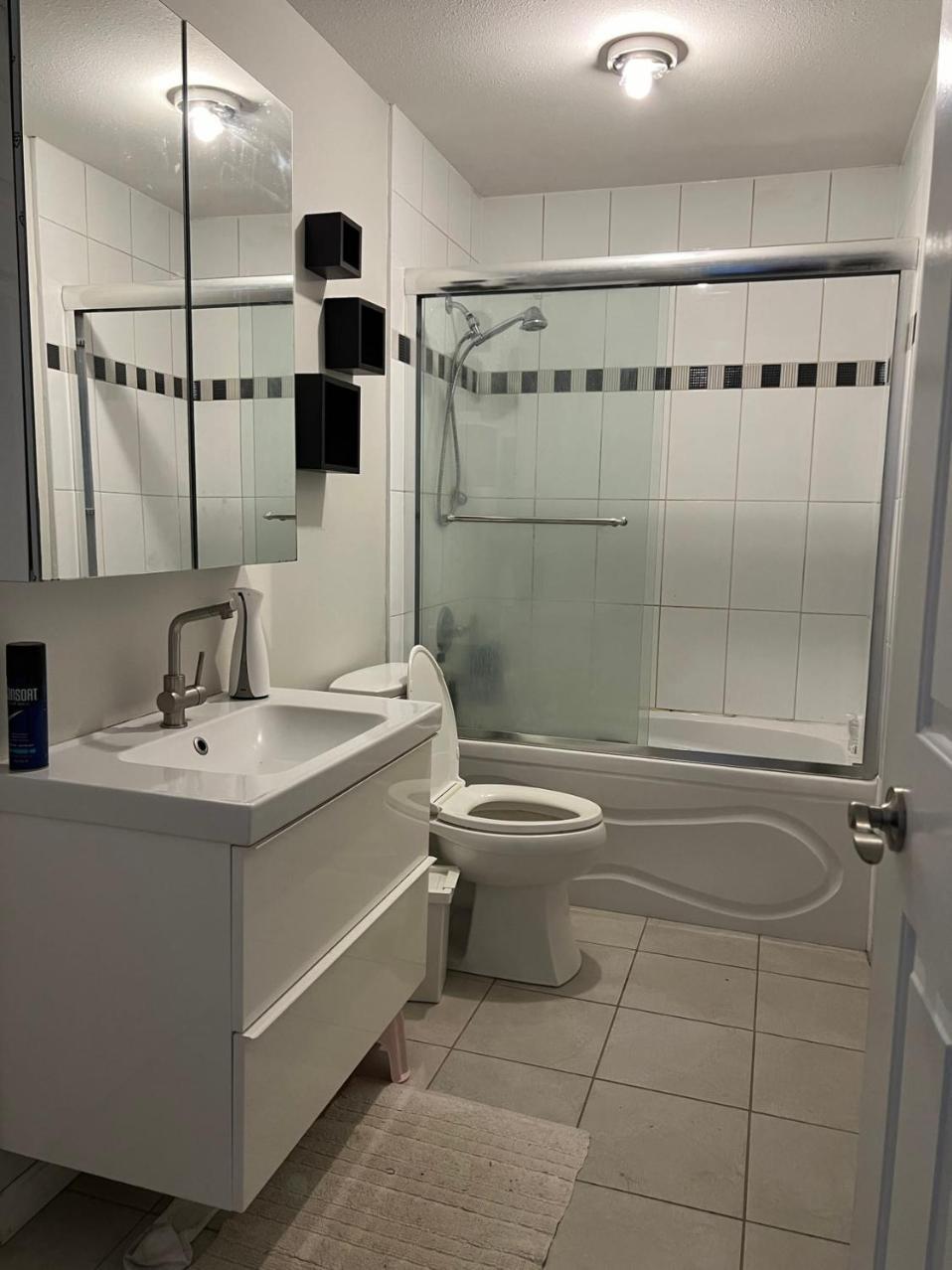 Airport Cozy Room 舒适小屋 Vancouver, Richmond,Near Yvr Eksteriør billede